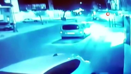 Ümraniye’de aşırı hız dehşeti kamerada: Taksinin metrelerce savrulduğu kazada 1 kişi yaralandı