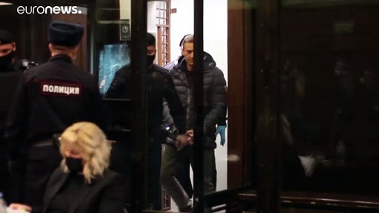 Prima intervista di Navalny dal carcere. Il blogger: "Sono stato torturato"