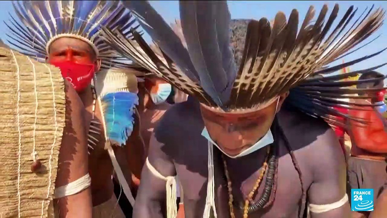 Terres des indigènes au Brésil : plus de 6 000 membres des 170 tribus manifestent à Brasilia