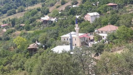 SULAR KESİLDİ, İMAM GİTTİ, CAMİ KAPANDI AMA HEYELAN TEHLİKESİNDEKİ EVLER BOŞALMADI