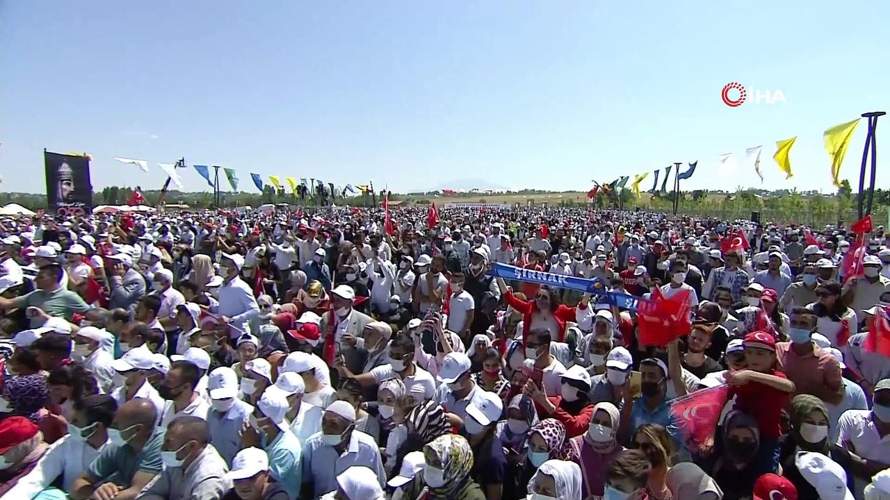 Cumhurbaşkanı Erdoğan: 'Malazgirt'ten bir kez daha söz veriyoruz; Büyük ve güçlü Türkiye yolunun kesilmesine rıza göstermeyeceğiz'