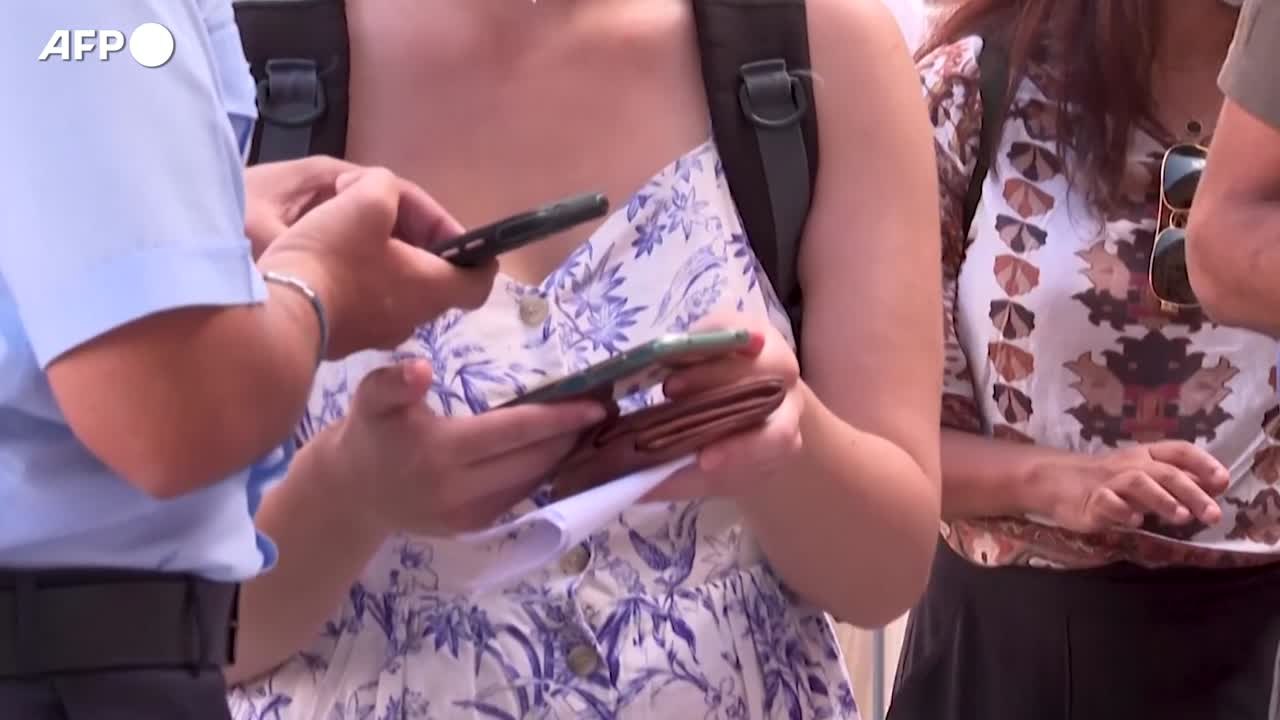 Primo settembre, green pass per trasporti e scuola