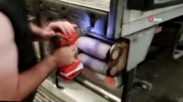 Sarp Gümrük Kapısı'nda 32 bin 500 paket elektronik sigara tütünü ele geçirildi