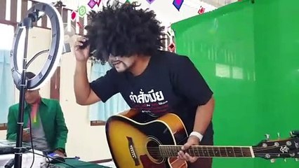 เพชรบุรี ครูดนตรีไทยแต่งแฟนซีสอนออนไลน์  แก้ปัญหานักเรียนเบื่อเรียน