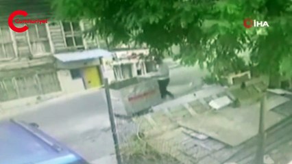 Rus mankene kapkaç şoku! Arkasından sinsice geldi