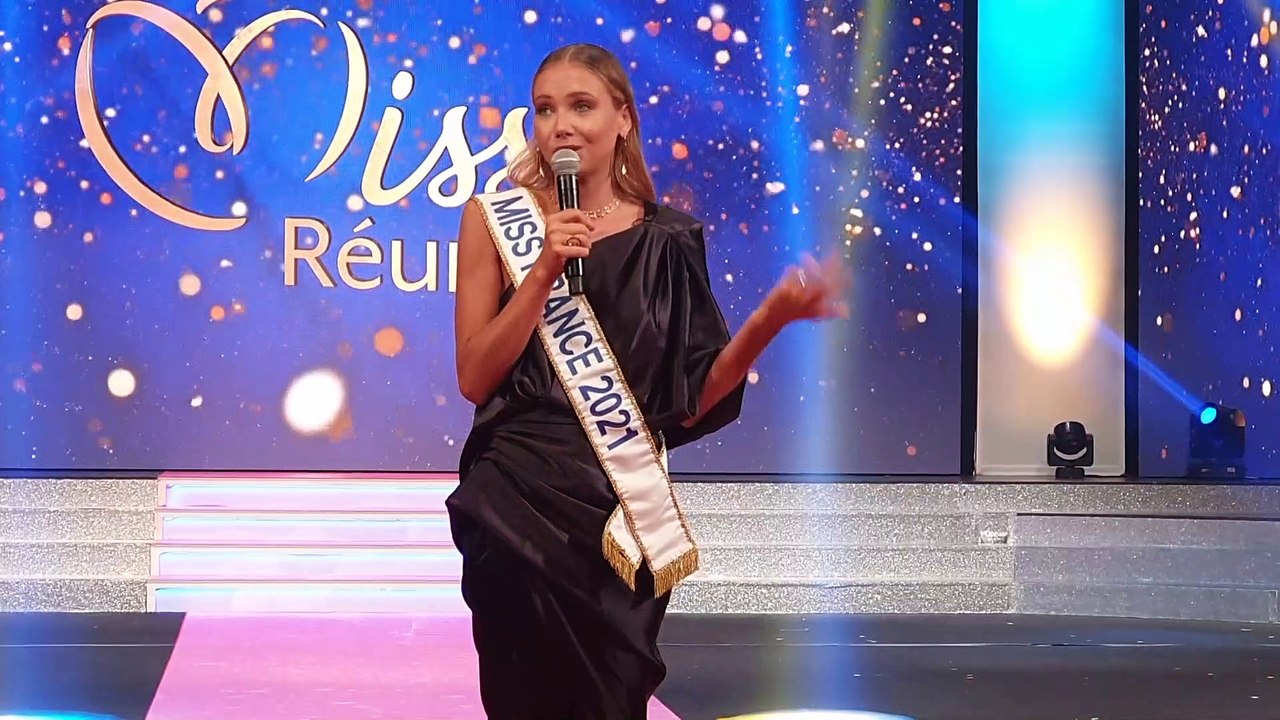 Amandine Petit, Miss France 2021, est à La Réunion