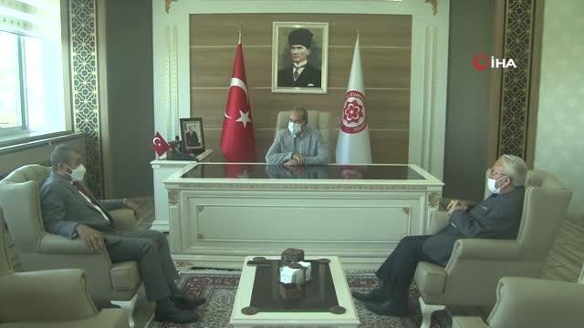 Rektör Yıldız: Bizim gönlümüzden geçen yüz yüze eğitimin başlaması