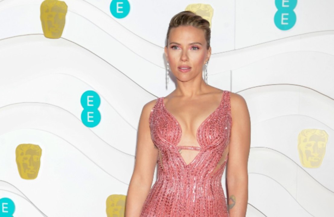 Scarlett johansson: hin und weg von ihrem baby