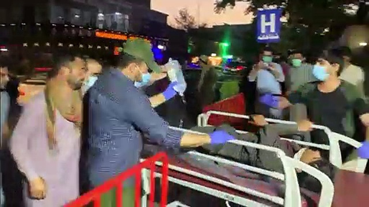 انفجاران قرب مطار كابول يوقعان بين "13 و20 قتيل...