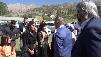 Gelecek Partisi Genel Başkanı Davutoğlu, ziyaretlerde bulundu