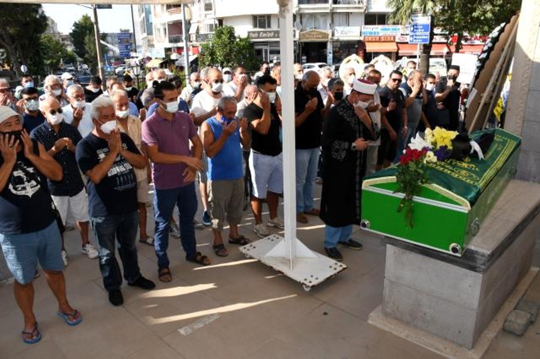 Ünlü Sanatçı Metin Çekmez son yolculuğuna uğurlandı