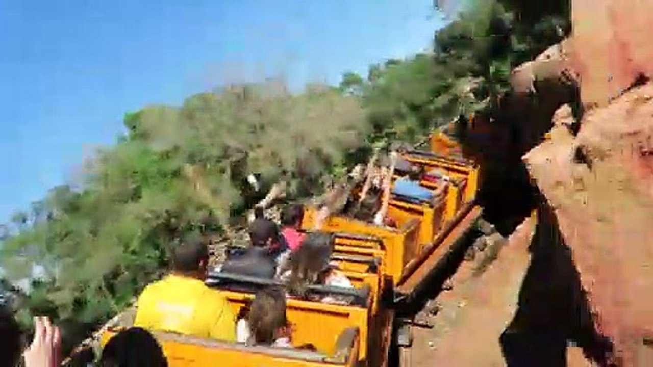 Big Thunder Mountain Railroad (Disney's Magic Kingdom, FL) -  Roller Coaster P.O.V. / Dark Ride