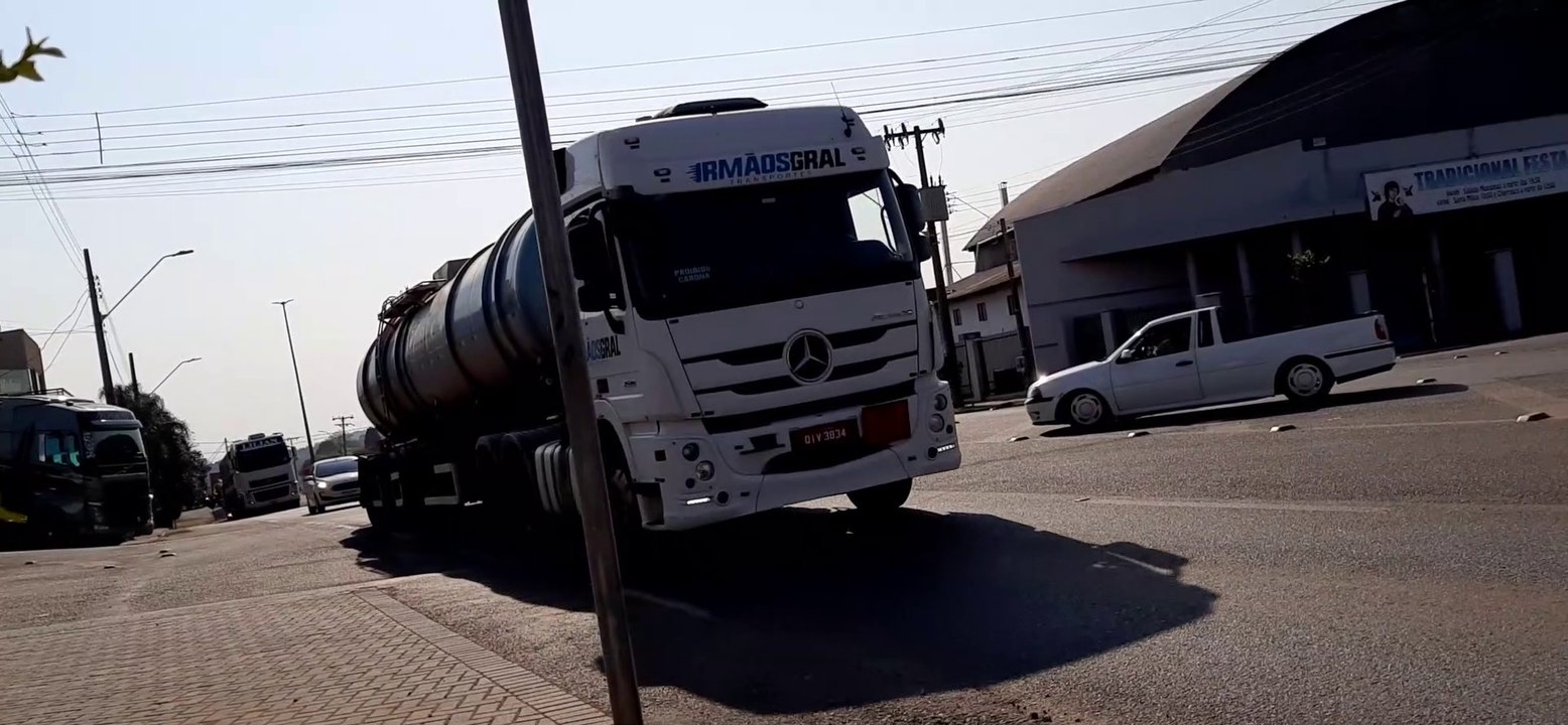 MERCEDES BENZ ACTROS 2546 BRANCO CARRETA VANDERLÉIA BIASI TANQUE 6 EIXOS 33 1170 IRMÃOS GRAL