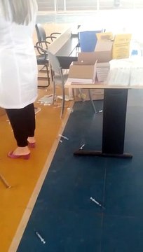 Adolescentes derrubam vacinas contra covid-19 em posto de vacinação do DF