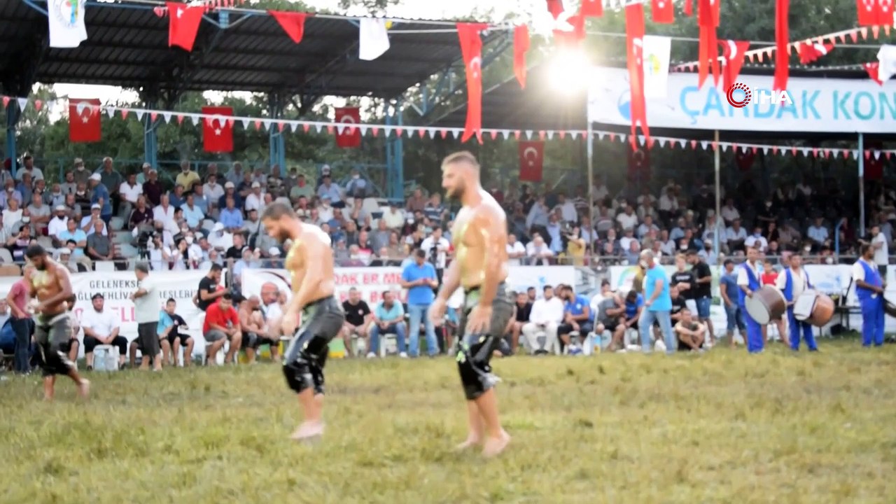 Çardak Yağlı Pehlivan Güreşleri'nde başpehlivan Nedim Gürel oldu