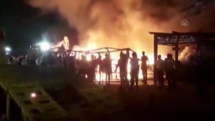 Son dakika! Akçakoca'da çıkan yangında iki işletme kullanılamaz hale geldi