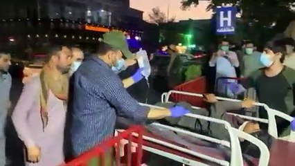 La comunidad internacional consternada por el doble atentado en el aeropuerto de Kabul