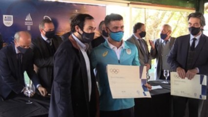 Los remeros uruguayos Cetraro y Klüver reciben diploma olímpico y ya piensan en París