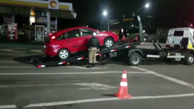Transitar e Polícia Militar realizam Operação Bloqueio na Rua Paraná, no Centro