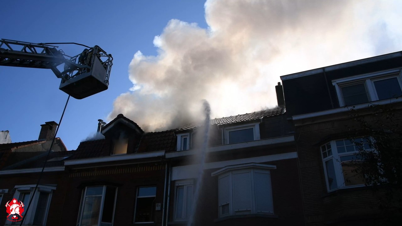 Watermael-Boitsfort : un toit prend feu sur l’avenue du Cor de Chasse