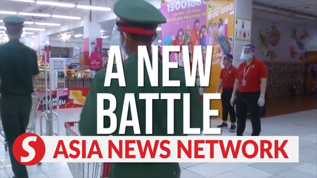 Vietnam News | Soldiers do grocery shopping for HCM City residents