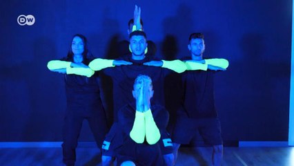 Dança de rua inspirada no Antigo Egito