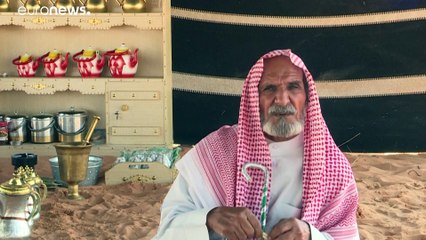 شاهد: بدو السعودية يتغلبون على الحرارة الشديدة بالعودة إلى نمط حياتهم التقليدي
