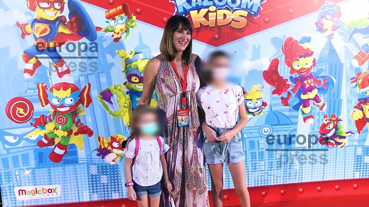 Rostros conocidos en la presentación de la nueva serie de SuperThings