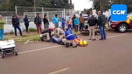 Motociclista fica ferido ao colidir em poste na Rua Estrada da Pedreira