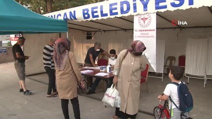 Vatandaşlara canlı müzik ile "aşı ol" çağrısı