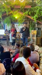 Comunicador le pide matrimonio a su pareja en pleno concierto