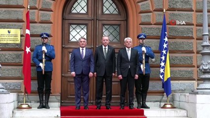 Скачать видео: - Cumhurbaşkanı Erdoğan, Bosna Hersek Devlet Başkanlığı Konseyi üyeleriyle görüştü