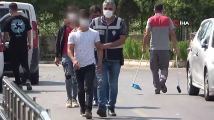 Çaldıkları telefona kendi hatlarını takınca yakalandılar