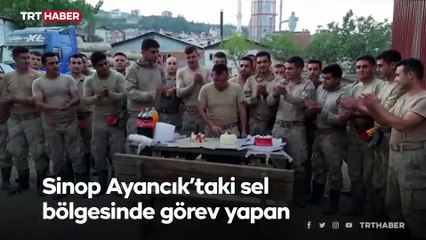 Sel bölgesinde Mehmetçiğe doğum günü sürprizi