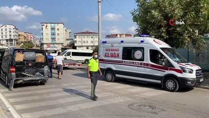 Tümsek için yavaşlayan minibüse halk otobüsü çarptı: 1 yaralı