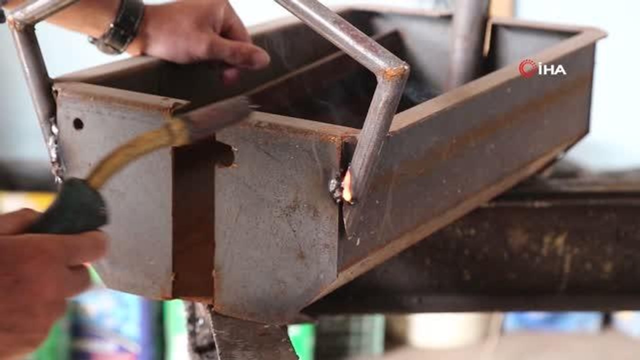 Elektrikli bisikleti kırılınca kendi elektrikli bisikletini yaptı