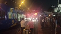 Son dakika haberleri... Tramvay ile peron arasına sıkışan kişi, itfaiye ekiplerince kurtarıldı