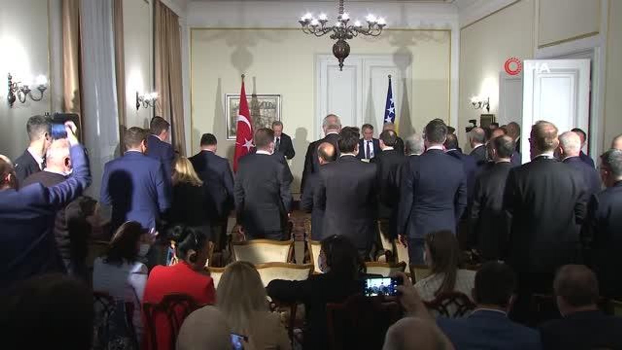 Son dakika haberi... Cumhurbaşkanı Recep Tayyip Erdoğan, Bosna Hersek Devlet Başkanlığı Konseyi üyeleriyle gerçekleştirdiği basın toplantısında, "Az önce aldığım...