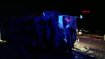 Yolcu minibüsü kazası: Çok sayıda ölü ve yaralı var