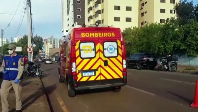 Motociclista fica ferido em acidente de trânsito na Rua Recife, no Centro