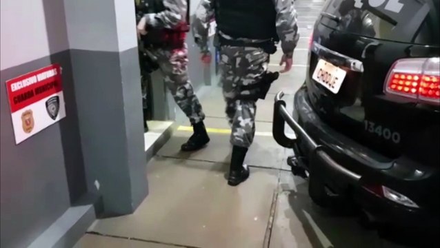 Dupla tenta efetuar roubo em loja de bebidas e acaba detida pelo Choque