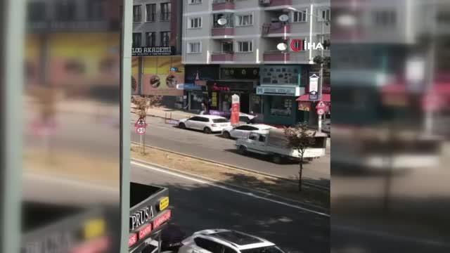 Son Dakika | Husumetli iki grup arasındaki flamalı kavga kameralara yansıdı