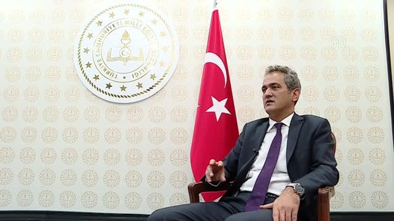 Milli Eğitim Bakanı Özer, okullarda yüz yüze eğitim hazırlıklarını AA'ya açıkladı: (2)