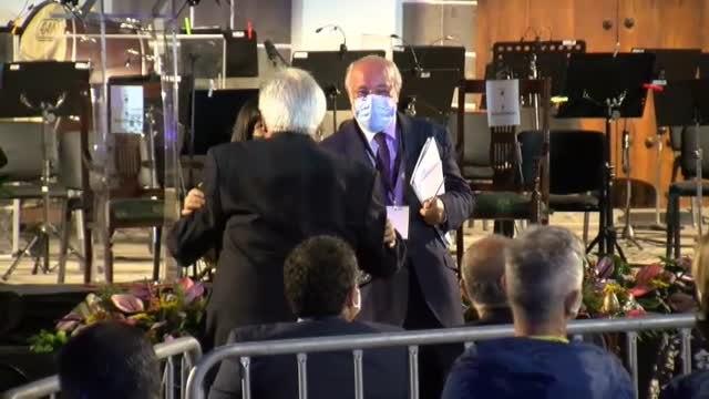 Darias asegura que estamos más cerca del alcanzar el final de la pesadilla de la pandemia