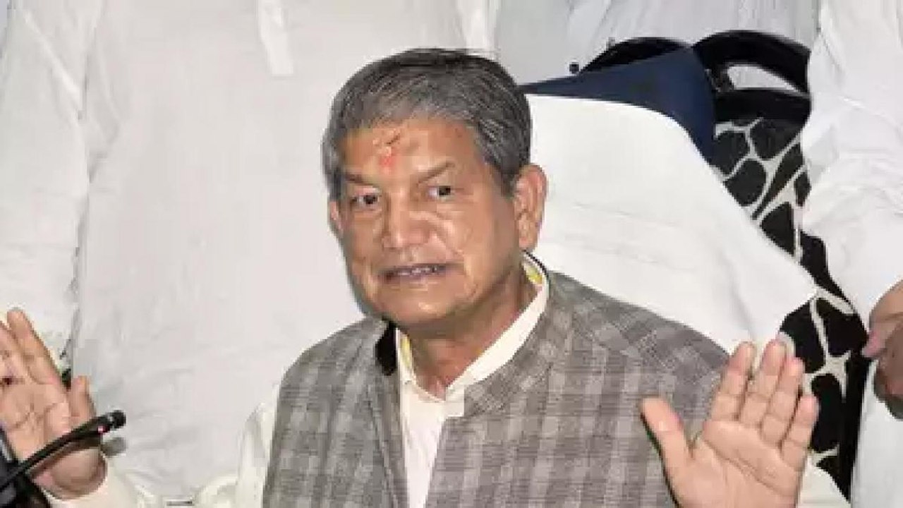 Harish Rawat briefs Rahul Gandhi over Punjab Congress tussle