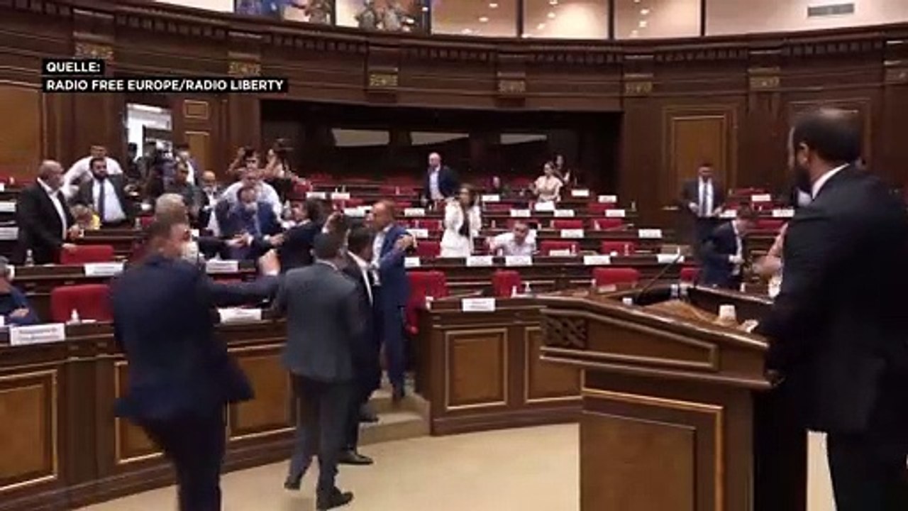 Erneut Rangelei im armenischen Parlament