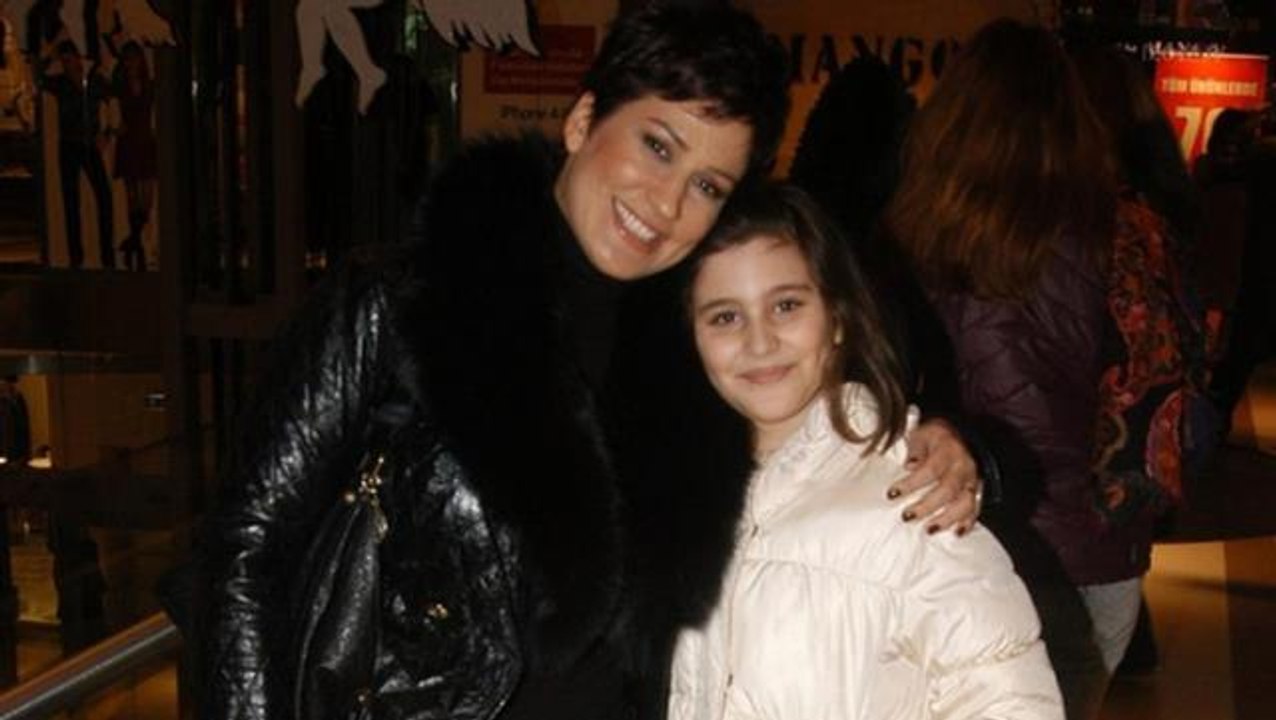 İclal Aydın'ın kızı Zeynep Lal Başbuğ 19 yaşına girdi! Güzelliği ile hayran bıraktı