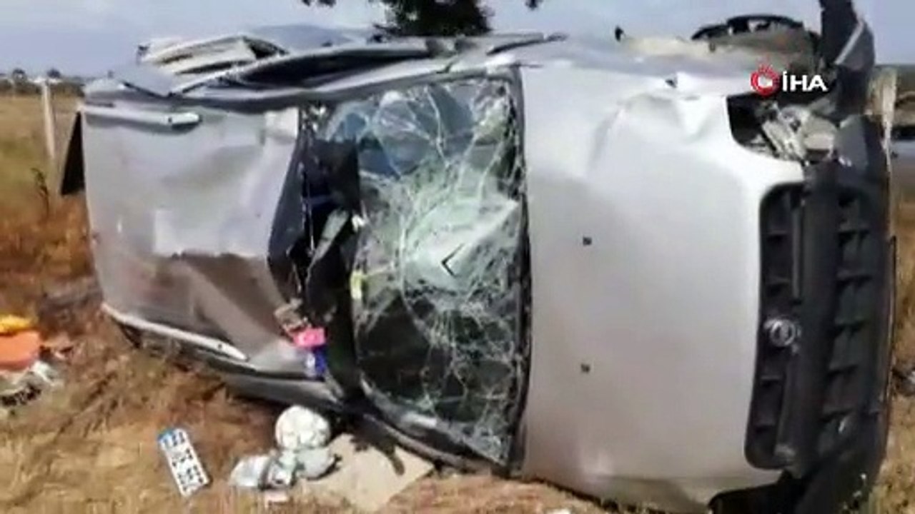 Takla atarak hurdaya dönen bu araçtan burnu bile kanamadan çıktı