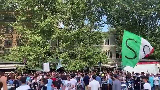 Lazio - Spezia, i tifosi si riuniscono a Ponte Milvio