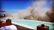 Des vagues géantes détruisent une piscine à Bali